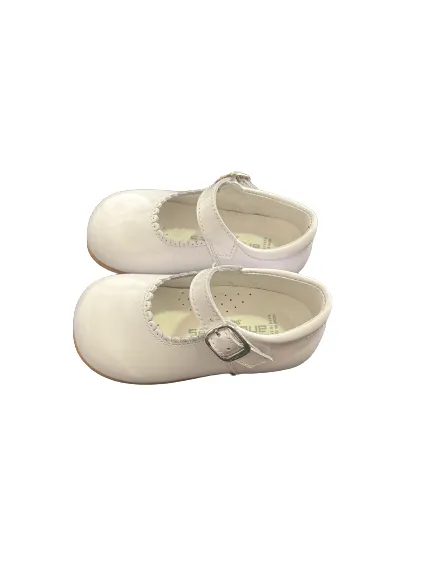 Andanines white charol blanco shoes