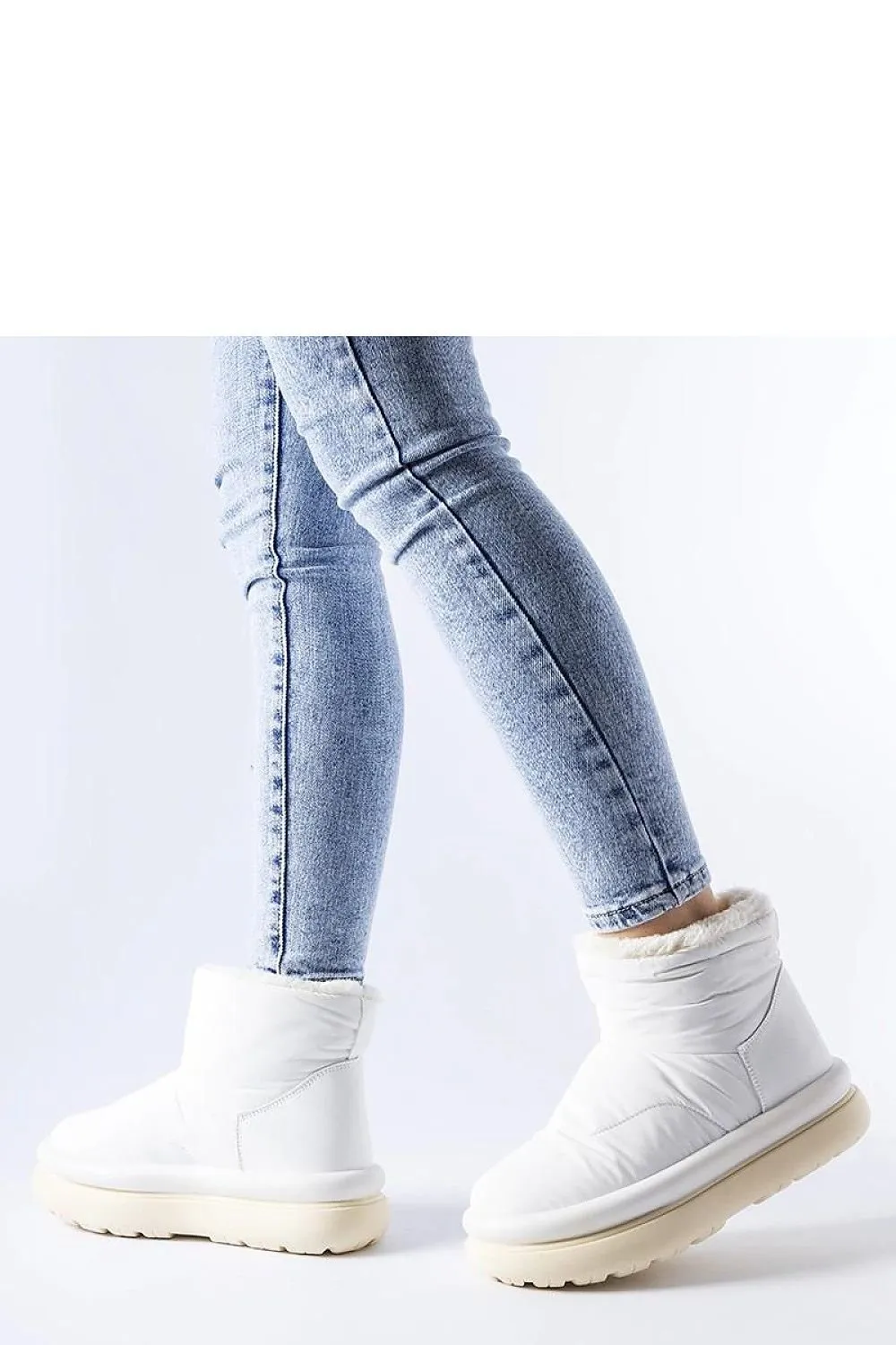 Linwood's white insulated snow boots