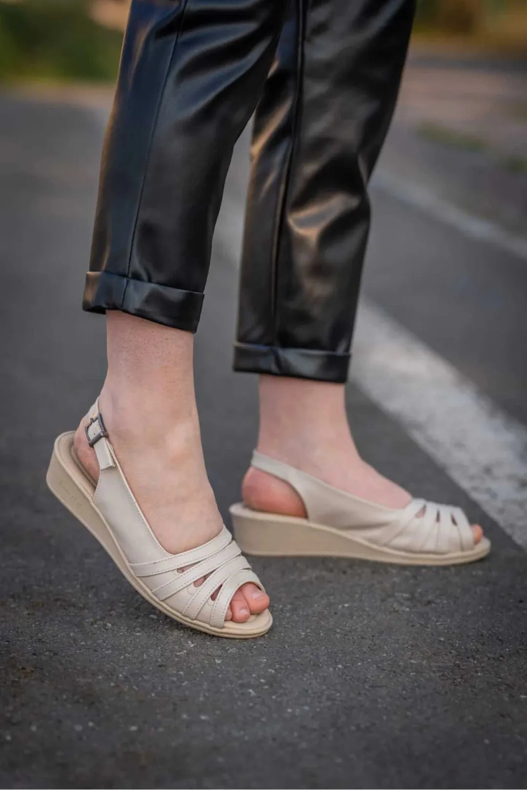 Women's Beige Leather Sandal